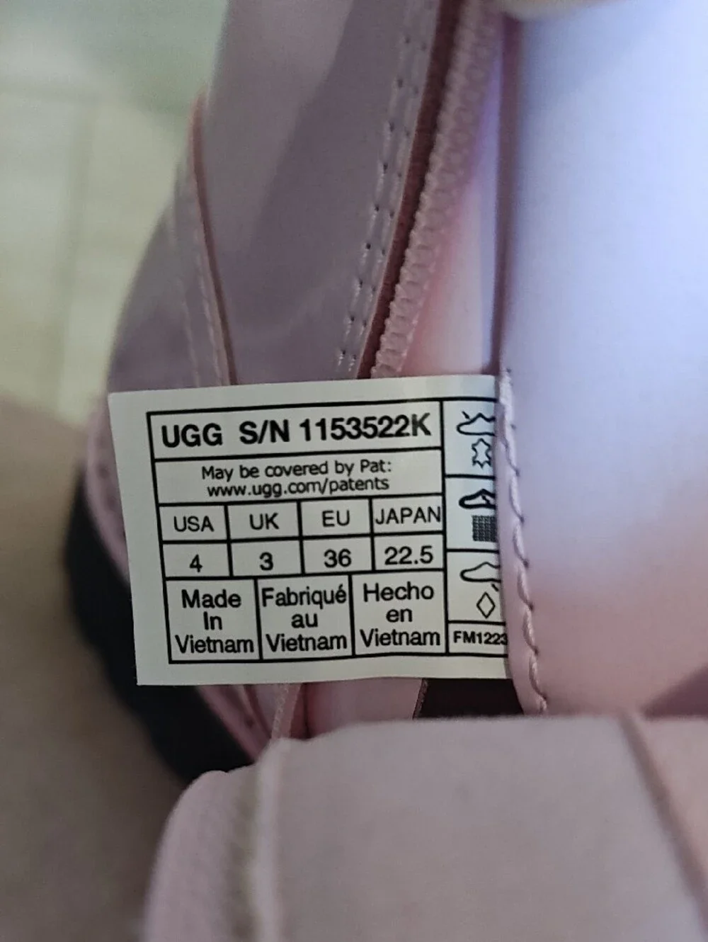 UGG Light Pink Patent Kids Ryann Boot Style #115352 Size 4 Youth